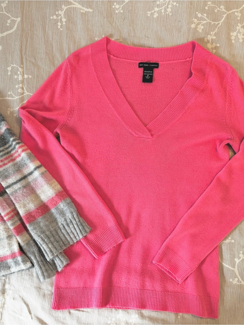 New York & Company Hot Pink V-Neck Sweater w/ Matching Scarf